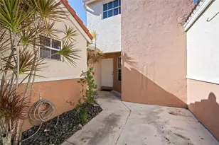 8245 NW 70th St, Tamarac, FL 33321 - Photo 26