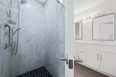 8245 NW 70th Street, Tamarac, FL 33321 - Photo 10