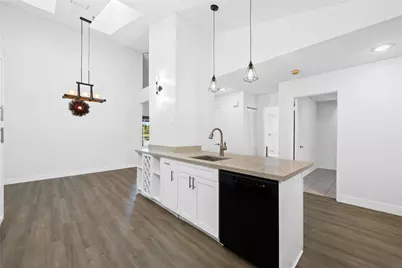 8245 NW 70th Street, Tamarac, FL 33321 - Photo 4