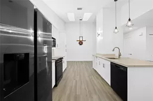 8245 NW 70th St, Tamarac, FL 33321 - Photo 2