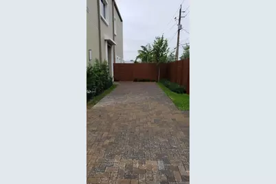 698 NE 43rd Street #698, Oakland Park, FL 33334 - Photo 24