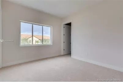 698 NE 43rd Street #698, Oakland Park, FL 33334 - Photo 18