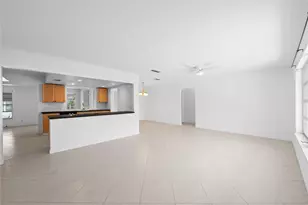 7005 NW 11th St, Margate, FL 33063 - Photo 12