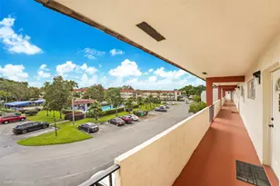 300 S Hollybrook Dr, Pembroke Pines, FL 33025 - Photo 2