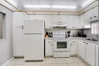 300 S Hollybrook Drive #302, Pembroke Pines, FL 33025 - Photo 6