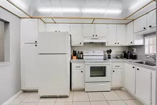 300 S Hollybrook Dr, Pembroke Pines, FL 33025 - Photo 6