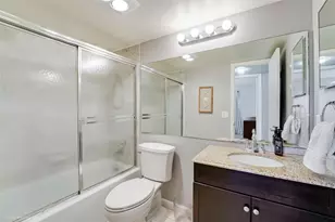 300 S Hollybrook Dr, Pembroke Pines, FL 33025 - Photo 10