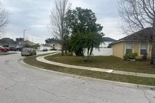 5091 Plymouth Turtle Cir, Saint Cloud, FL 34772 - Photo 2