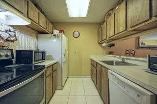8620 N Sherman Cir, Miramar, FL 33025 - Photo 10