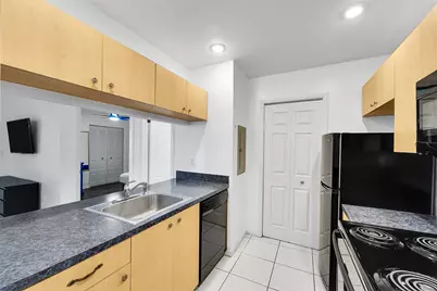 2698 N Nob Hill Road, Sunrise, FL 33322 - Photo 6