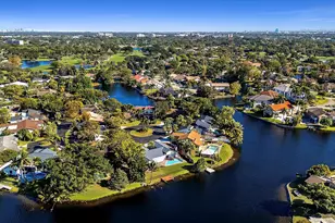 9881 SW 2nd St, Plantation, FL 33324 - Photo 40