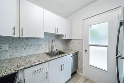 2555 NE 11th Street #606, Fort Lauderdale, FL 33304 - Photo 12