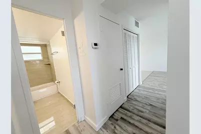 2555 NE 11th Street #606, Fort Lauderdale, FL 33304 - Photo 10