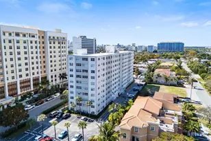 2555 NE 11th St, Fort Lauderdale, FL 33304 - Photo 4