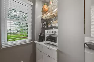 2226 N Cypress Bend Dr, Pompano Beach, FL 33069 - Photo 6