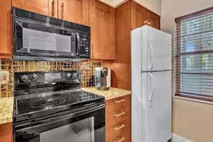 2236 N Cypress Bend Dr, Pompano Beach, FL 33069 - Photo 8