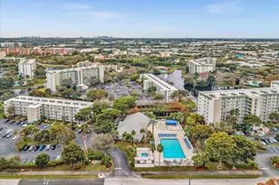 2236 N Cypress Bend Dr, Pompano Beach, FL 33069 - Photo 52