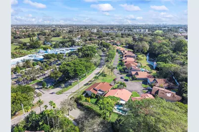 2850 Deer Creek Kelly Brooke Lane, Deerfield Beach, FL 33442 - Photo 38