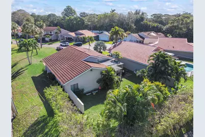 2850 Deer Creek Kelly Brooke Lane, Deerfield Beach, FL 33442 - Photo 4