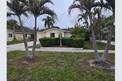 413 SW 73rd Avenue, North Lauderdale, FL 33068 - Photo 2