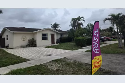 413 SW 73rd Avenue, North Lauderdale, FL 33068 - Photo 4