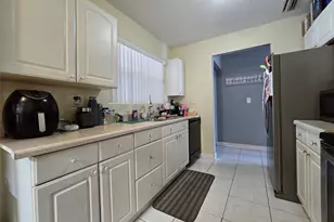 413 SW 73rd Ave, North Lauderdale, FL 33068 - Photo 20