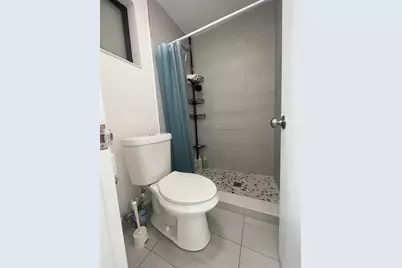 735 NE 37th Street #B, Oakland Park, FL 33334 - Photo 10