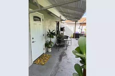 735 NE 37th Street #B, Oakland Park, FL 33334 - Photo 2