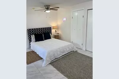 735 NE 37th Street #B, Oakland Park, FL 33334 - Photo 2