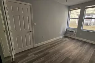 1142 SW 4th St, Miami, FL 33130 - Photo 14