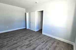 1142 SW 4th St, Miami, FL 33130 - Photo 4