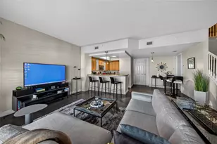 2633 NE 14th Ave, Wilton Manors, FL 33334 - Photo 2