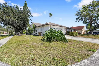 1361 SW 26th Avenue, Deerfield Beach, FL 33442 - Photo 4