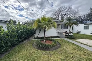 2446 Grant St, Hollywood, FL 33020 - Photo 2