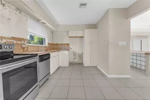 1698 SW 7th Ct, Boca Raton, FL 33486 - Photo 10