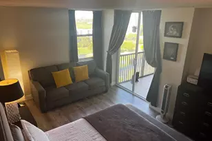 20379 W Country Club Dr, Aventura, FL 33180 - Photo 8