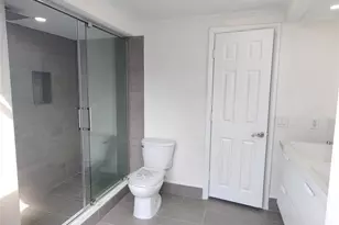 733 NE 18th Ave, Fort Lauderdale, FL 33304 - Photo 72