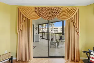 7555 Fairfax Dr, Tamarac, FL 33321 - Photo 38