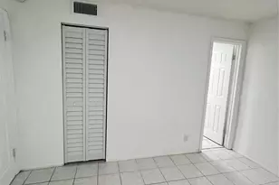 7925 Fairview Dr, Tamarac, FL 33321 - Photo 12