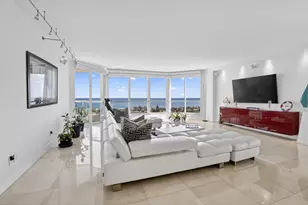 21150 Point Pl, Miami, FL 33180 - Photo 4