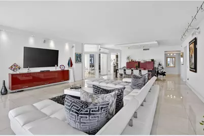 21150 Point Place #2201, Miami, FL 33180 - Photo 8