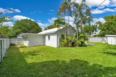 375 Orange Way, West Palm Beach, FL 33405 - Photo 10