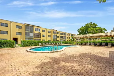 301 Cambridge Road #109, Hollywood, FL 33024 - Photo 18