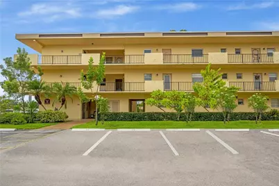 301 Cambridge Road #109, Hollywood, FL 33024 - Photo 1