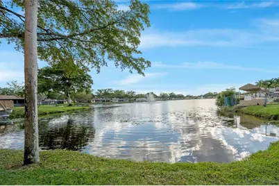 301 Cambridge Road #109, Hollywood, FL 33024 - Photo 10