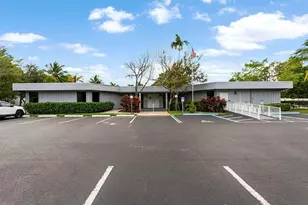 103 Royal Pk Dr, Oakland Park, FL 33309 - Photo 4