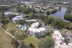 9441 Evergreen Pl, Davie, FL 33324 - Photo 20