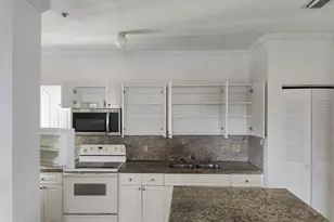 629 SW 2nd St, Miami, FL 33130 - Photo 12