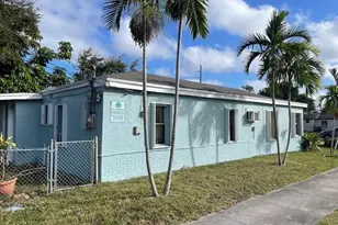 417 SW 7th Terrace, Dania Beach, FL 33004 - Photo 2