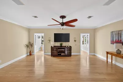 137 38th Court, Vero Beach, FL 32968 - Photo 4